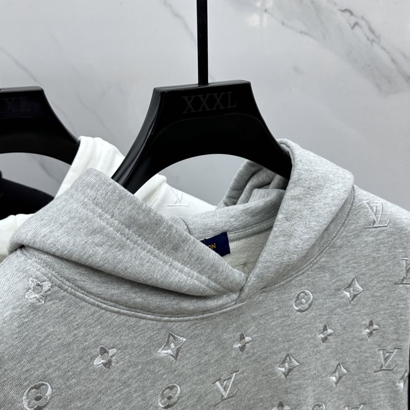 l0vis Vvtt0n hoodies